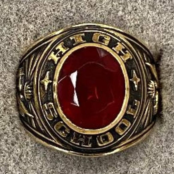 High School Class Ring Red Yellow Gold 1980 Oval Unisex Back to the Future NWT - Picture 1 of 4